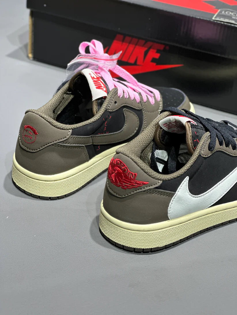 Travis Scott x Air Jordan 1 Low