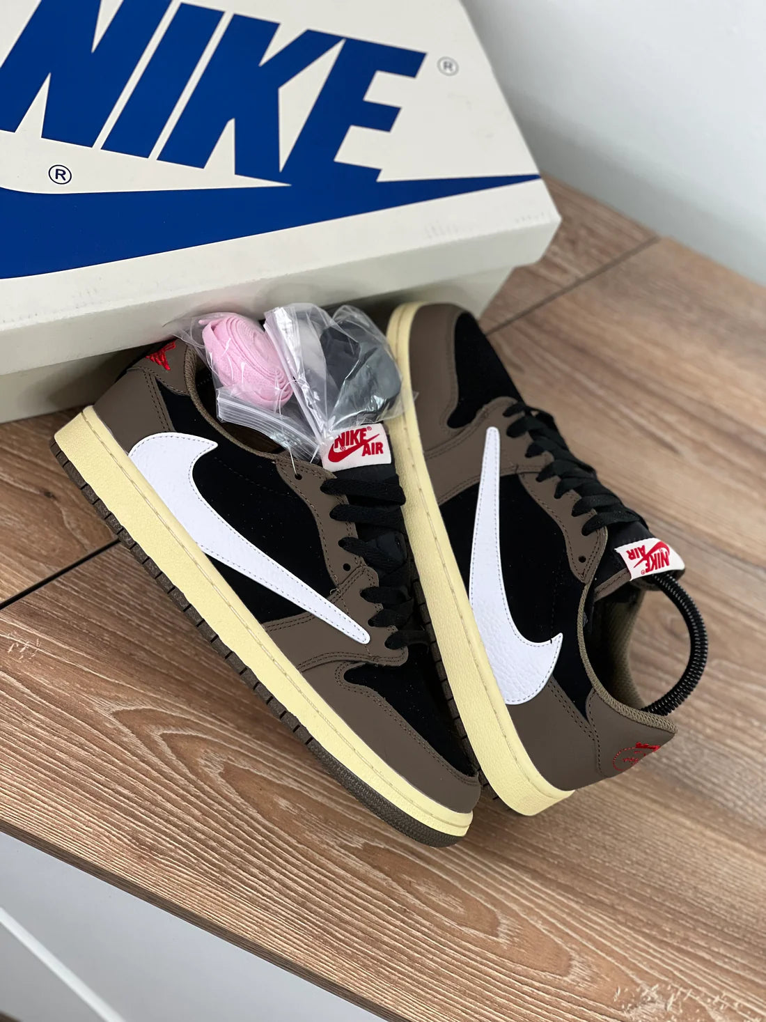 Travis Scott x Air Jordan 1 Low