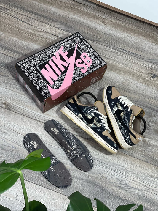 Nike SB Dunk Low x Travis Scott